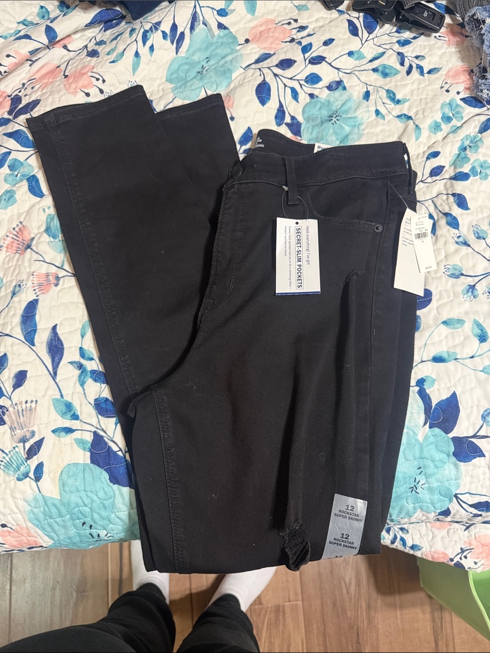 Old Navy brand new Black rockstar super skinny Jeans